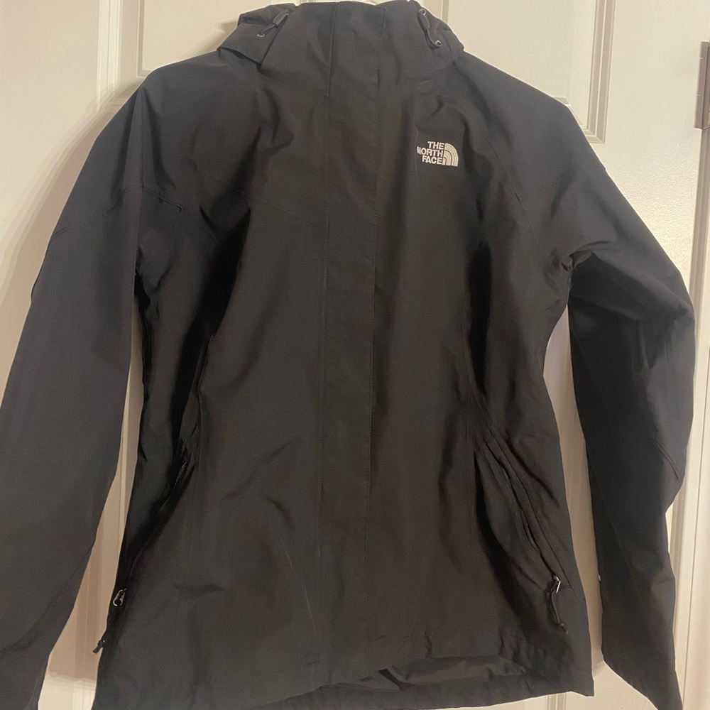 The North Face Womens winter coat. missing the insert.